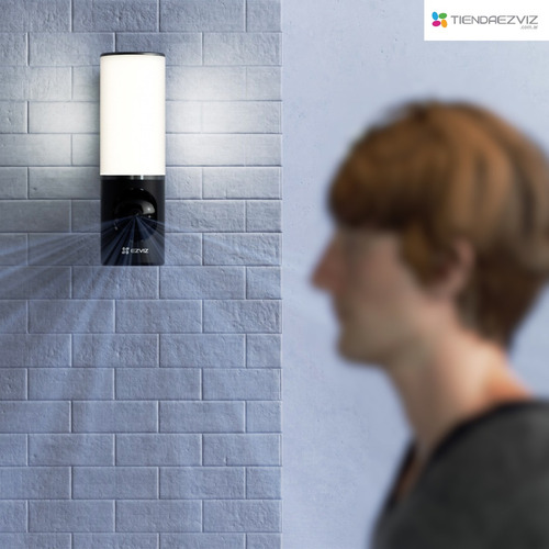 Camara Ezviz Lc3 Inteligente 4mpx Con Lampara Pared Exterio