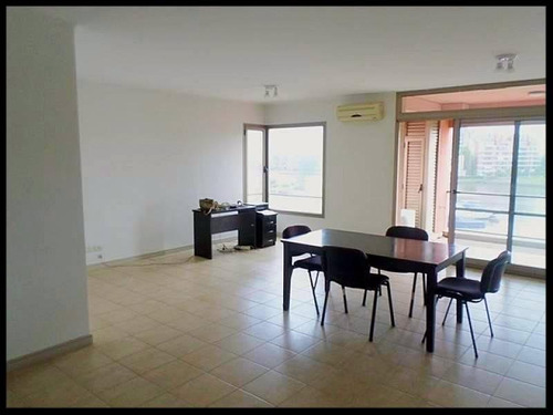 Imagen 3 de 5 de Studio Con Vista Al Rio!!