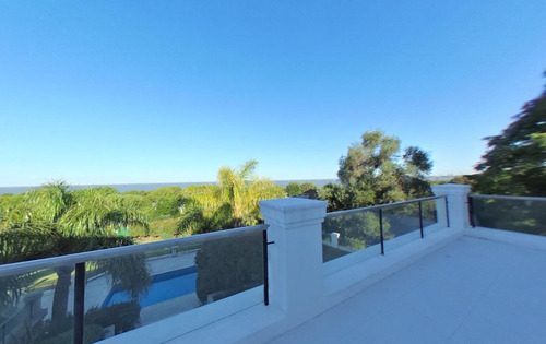 Espectacular Casa En Alquiler En La Lucila Con Vista Hacia El Río