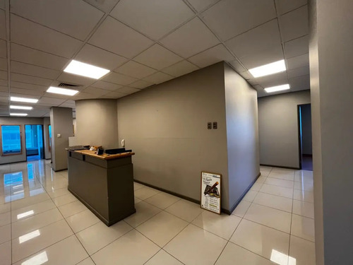 Ciudad Empresarial 300m2 Habilitada 10 Privados Trifasica