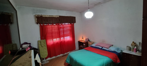 Imagen 2 de 26 de En Venta Casa Americana En Ciudad Jardin 3 Ambientes Con Fondo Zona Colegio Industrial En Calle Semicerrada