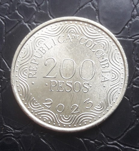 Moedas Fauna Da Colômbia 50 E 200 Pesos Fc. (Usado)