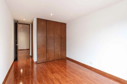 Apartamento En Venta En Chicó Navarra. Cod V7943