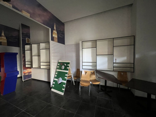Local Comercial De 114 M2 En Lomas Verdes