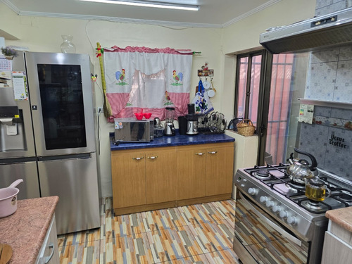 Vende Casa Calle Sargento Candelaria Pérez, Recoleta