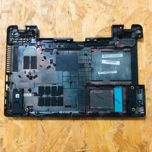 Imagem 2 de 4 de Tampa Base Acer E5-511 Precisa Reparo