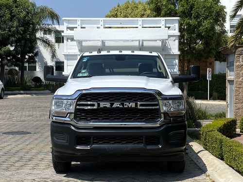 RAM 4000 5.7 Chasis Cabina Pl 4x2 Mt