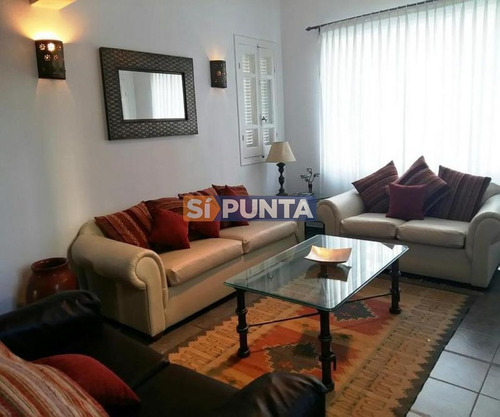 Imagen 3 de 10 de Casa En Alquiler En Playa Mansa
