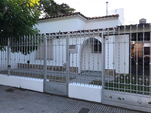 Los Platanos Mejor Zona.-