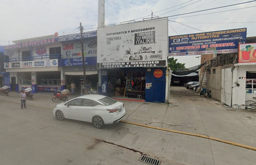 Local Comercial Con Bodega Y Departamento En Calzada Insurgentes Irapuato