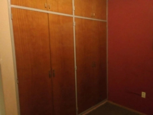 Casa En Venta - 2 Dormitorios 1 Baño - Cochera - 84,75mts2 - Morón