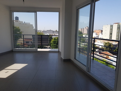 3 Ambientes Y Cochera Montecastro