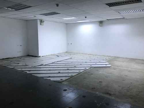 Oficina En Alquiler Los Palos Grandes 546 M2