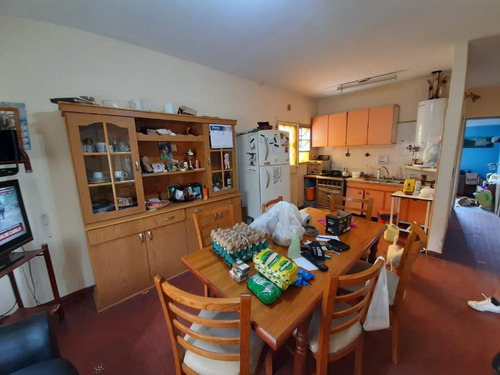 Imagen 3 de 14 de Casa Con Departamento En Venta En Ituzaingo Norte