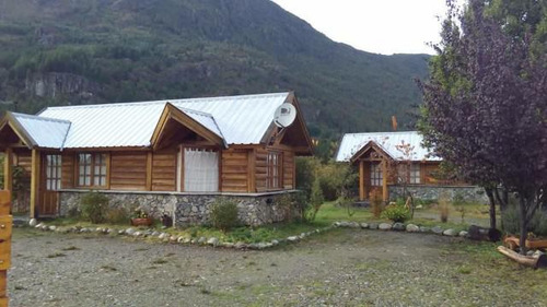 Imagen 9 de 11 de Lago Puelo, Excelente Complejo De 3 Cabañas Más Monoambiente A Media Cuadra De Ruta 16. Usd 169.000