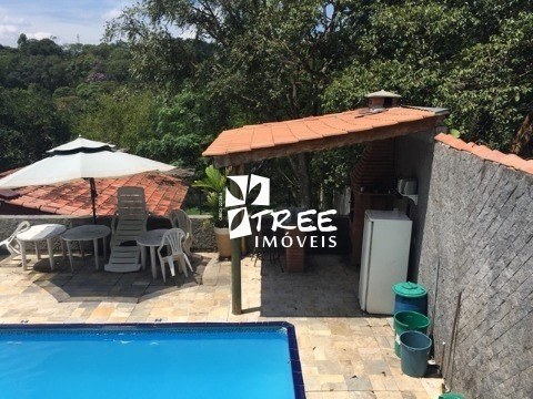 Chácara A Venda Com 6.800 M² Possui 3 Casas No Mesmo Terreno Sendo A Principal Com 3 Quartos (2 Suítes, Hidro) Um Dos Quartos Com Acesso Individual Co - Ch00061 - 4454499