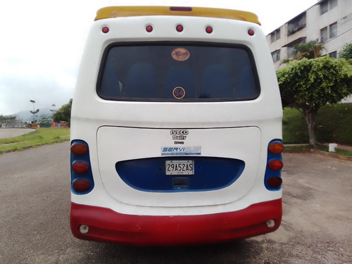 Imagen 9 de 14 de Camioneta Iveco Daily 59-12 Pasajeros