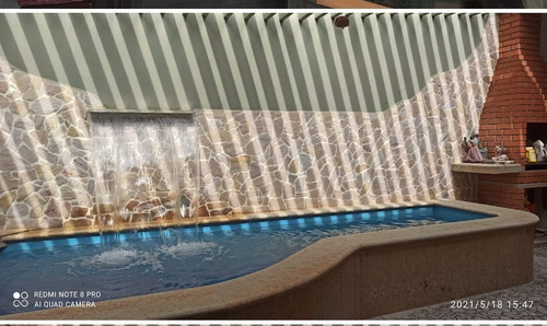 Imagen 2 de 11 de Venta En Oferta De Casa Amoblada Con Piscina En Zona Norte