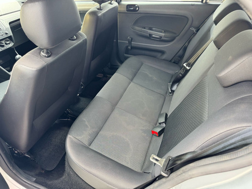 Volkswagen Voyage 1.6 Msi Total Flex 4p