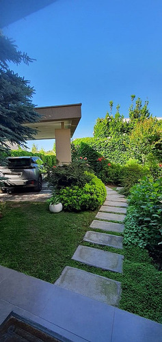 Estupenda Casa Mediterranea En Condominio