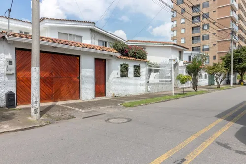 Casa En Venta En Pasadena. Cod V8780