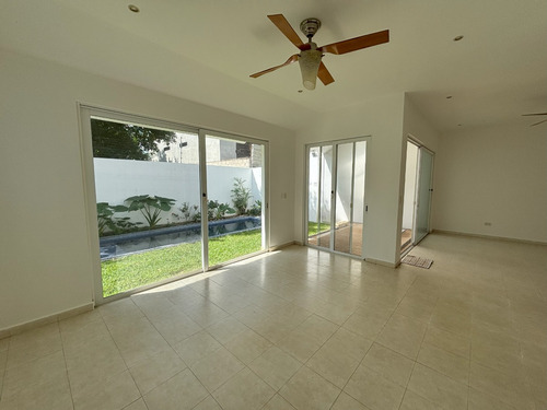 Casa Sm19 C/ 3 Recamaras, Alberca, Jardin, En Privada C/ Áreas Verde Y Seguridad