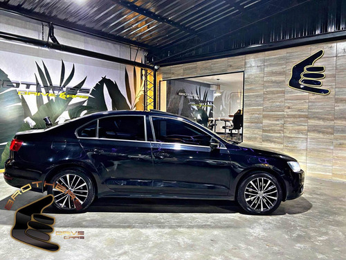 Imagen 8 de 21 de Volkswagen Vento 2013 2.0 Sportline Tsi 200cv