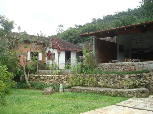 Casa Para Venda Em Teresópolis, Comary, 5 Dormitórios, 1 Suíte, 3 Banheiros - Cs1659_2-399750