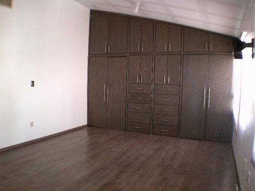 Imagen 12 de 19 de Casa En Venta En Chihuahua Fraccionamiento Bahías