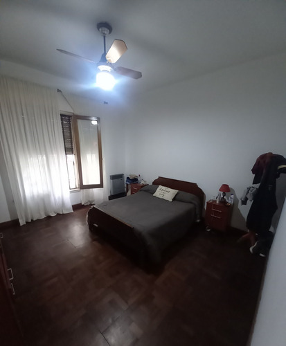 Casa De 2 Dormitorios + Local - Todo En Pb