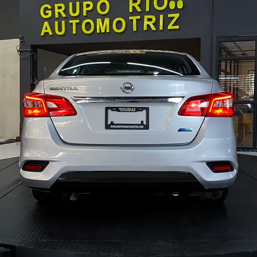 Nissan Sentra 1.8 Sense Cvt
