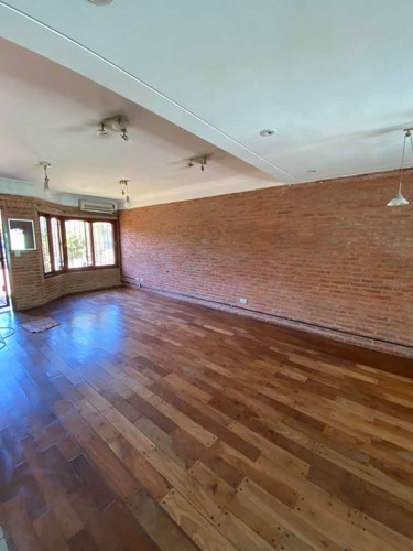 Imagen 3 de 10 de Venta- Re Tasado Y Bajo Precio, Casa De 4 Dormitorios !