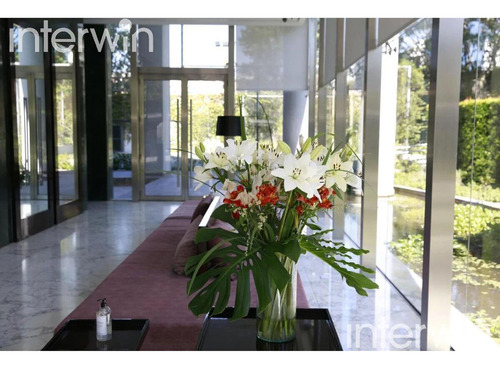 Excelente 3 Amb En Torre De Categoría. Cochera Fija.- Palermo - Venta
