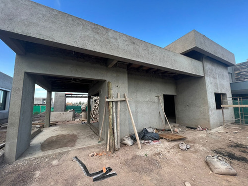 Imagen 17 de 30 de Casa En Obra Avanzada En Barrio Privado Pinar Del Sol V.