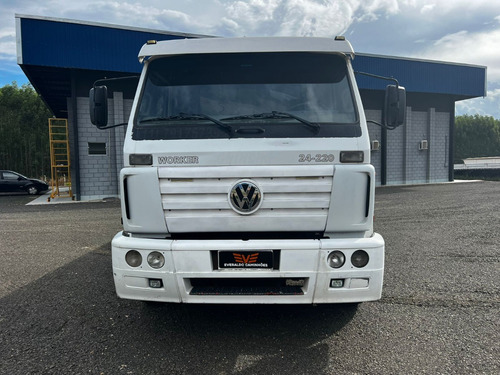 Vw 24-220 Worker 6x2 2009