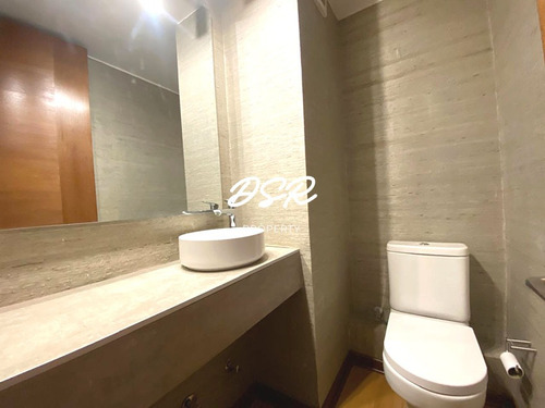 Excelente Depto De 3 D Mas Servicio Con Jardín Privado.