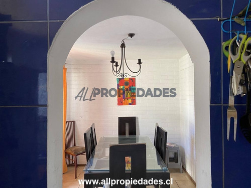 Casa, Amplio Terreno Y Excelente Ubicación En Maipú