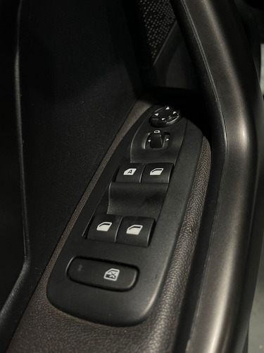 Peugeot 2008 1.6 Feline Tip