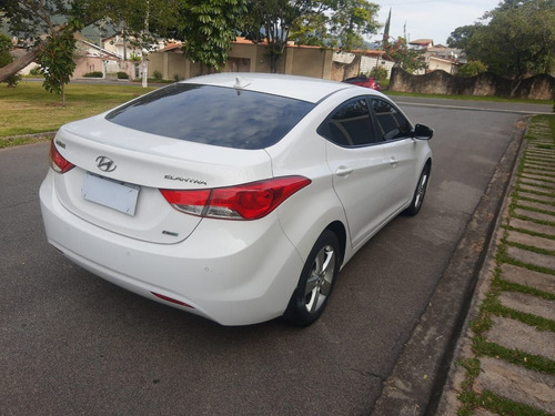 Imagem 8 de 10 de Hyundai Elantra 2014 2.0 16v Gls Flex Aut. 4p