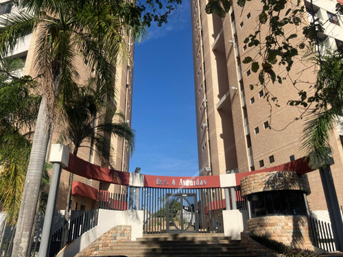 Se Vende Apartamento Ubicado En El Parral, Residencias 4 Avenidas