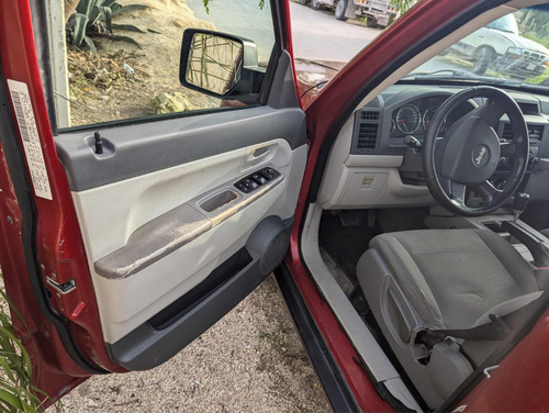 Jeep Liberty Sport 4x2 At