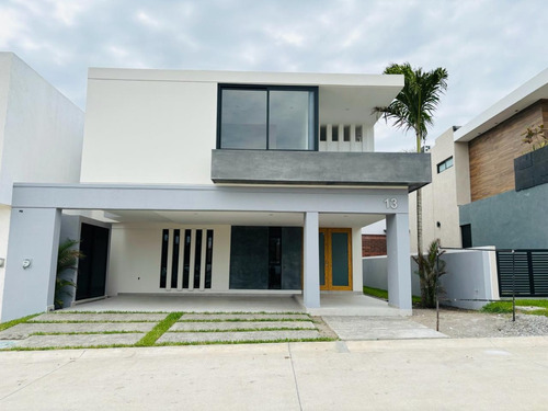 Casa En Venta En Veracruz Con 4 Hab, Fracc. Punta Tiburón Riviera Veracruzana.