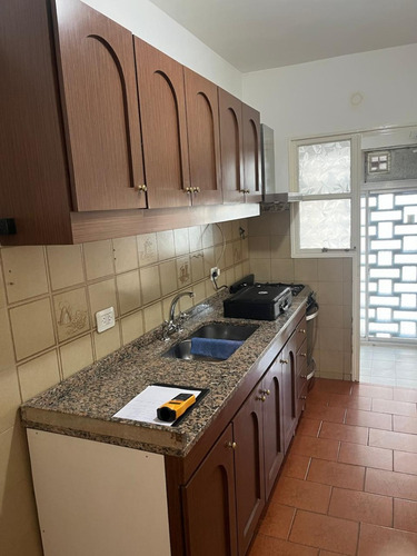 Hermoso Departamento 2 Ambientes En Alquiler. Zona Centro Remedios De Escalada