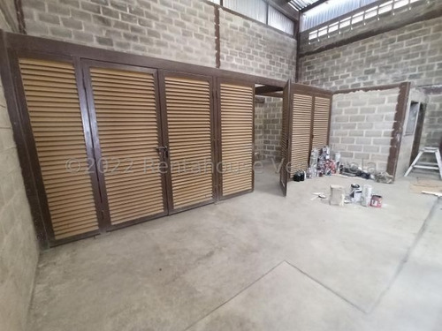En Venta Galpón De 1200 Mts Av. Intercomunal Turmero Sector La Providencia Acepta Financiamiento 23-13972 Hc