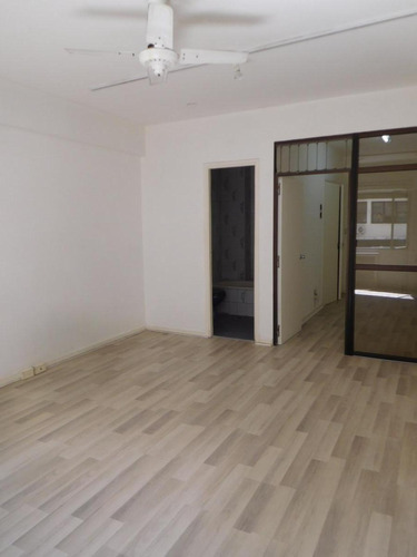 Imagen 13 de 17 de Centro Monoambiente Al Frente De 34 M2, Apto Vivienda O Profesional, Muy Luminoso