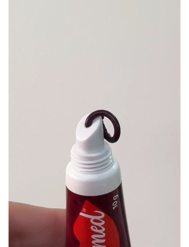 Carmed Fini Hidratante Labial Gloss Bala Fini Amora Intensa