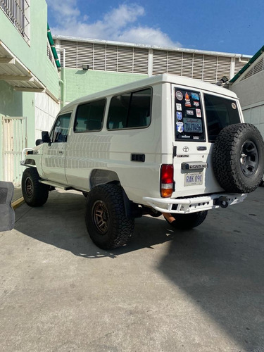 Imagen 3 de 9 de Toyota Machito Long Van