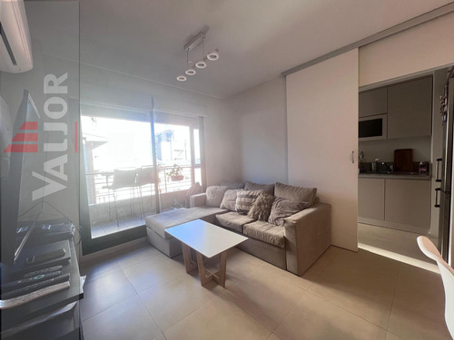 Departamento De 3 Ambientes Con Balcón En Alquiler