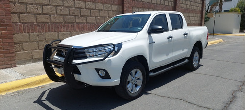 Toyota Hilux 2.7 Cabina Doble Sr Mt