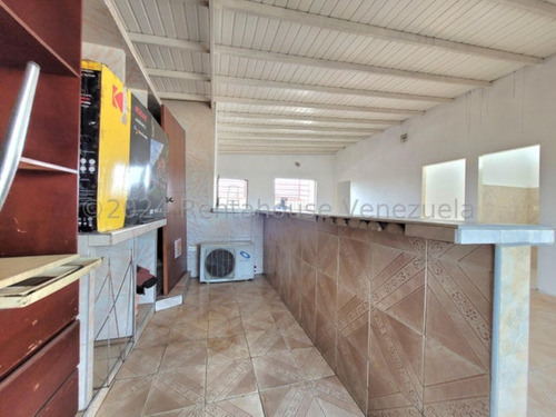 Milagros Inmuebles Edificio Venta Barquisimeto Lara Zona Centro Economica Residencial Economico Comercial Código Inmobiliaria Rent-a-house 25-140